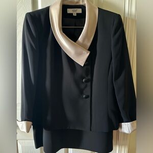 Le Suit classic black with cream collar & cuffs polyester suit size 14P